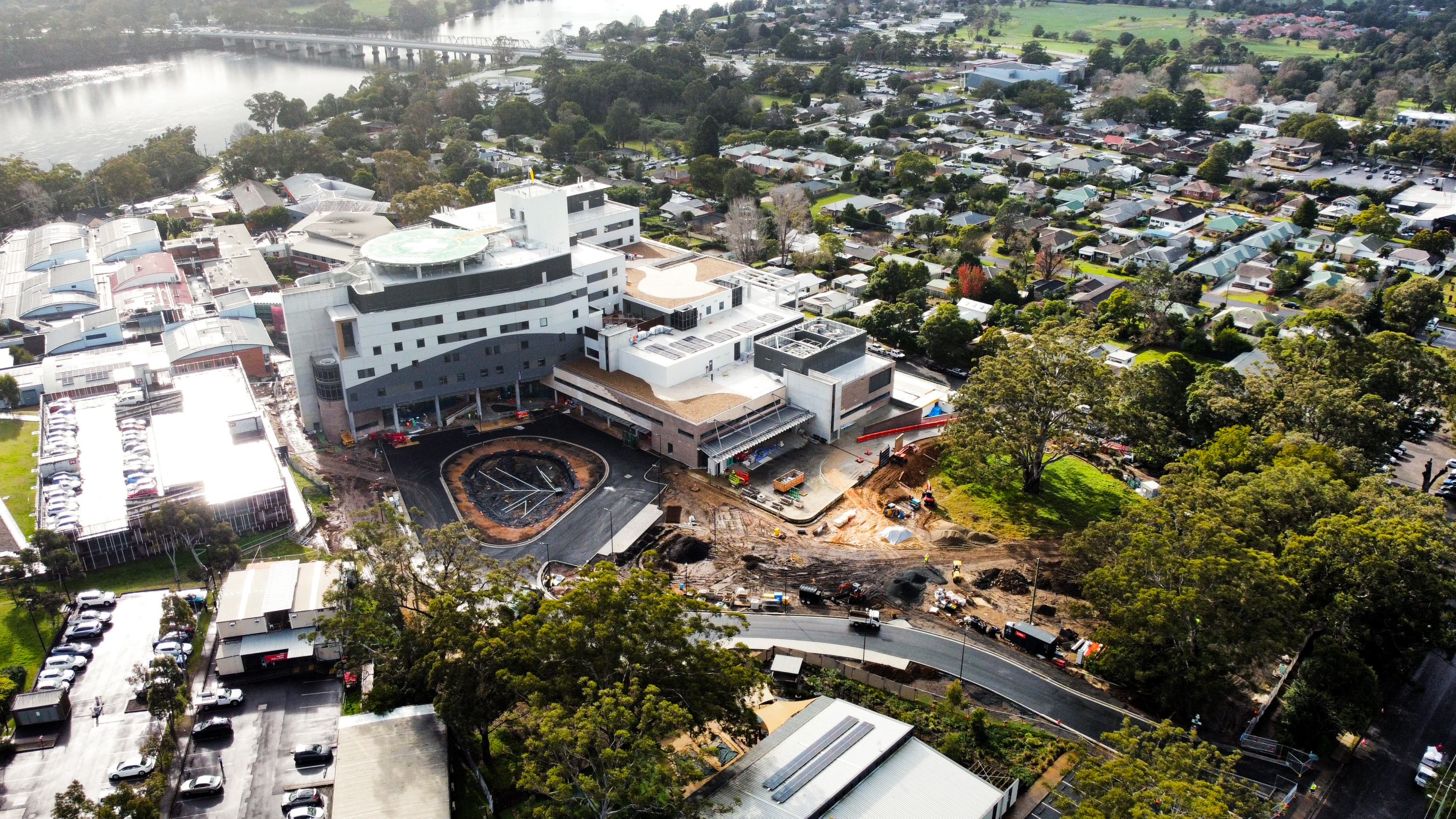 https—www.nsw.gov.au-sites-default-files-2026-07-aerial-view-shoalhaven-memorial-hospital-construction.jpg